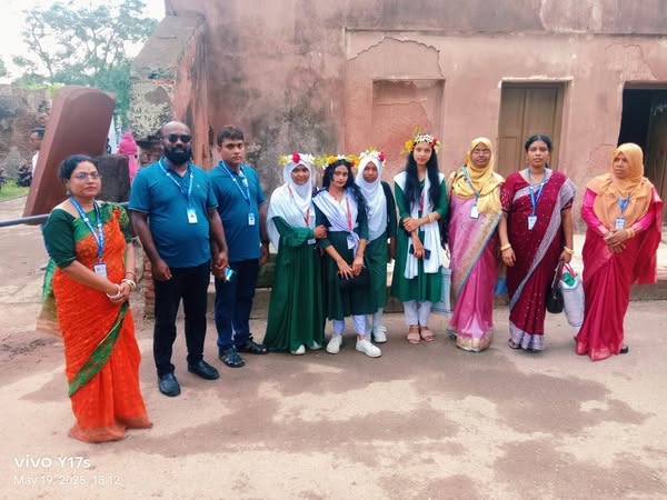 Hi Tech Polytechnic Institute - Slide