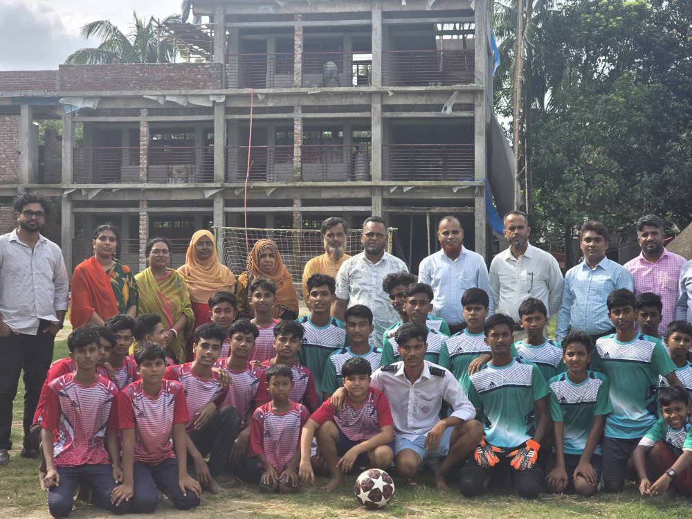 Hi Tech Polytechnic Institute - Slide